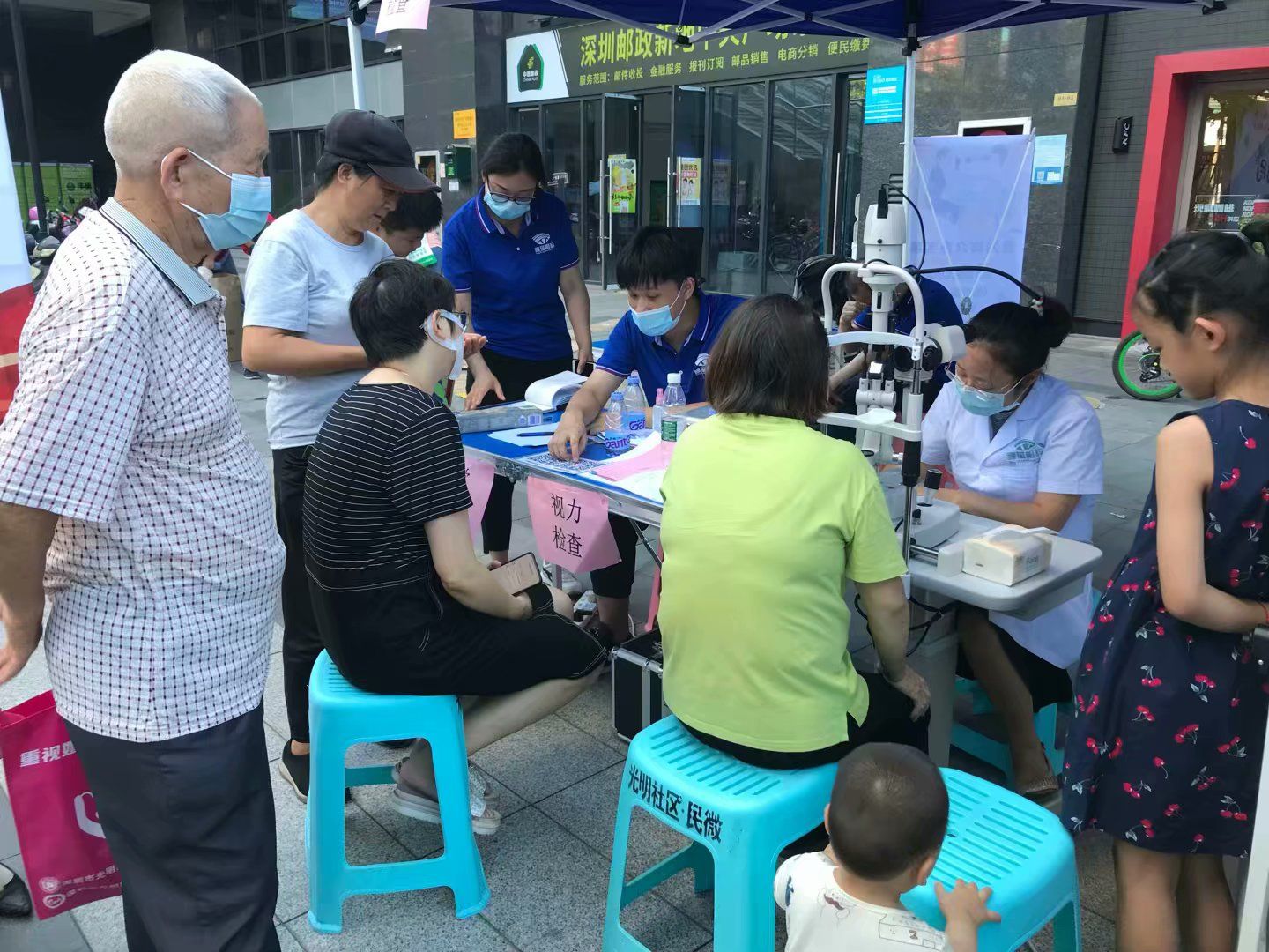 光明街道周末党群便民服务大集市启动 心理咨询服务受热捧